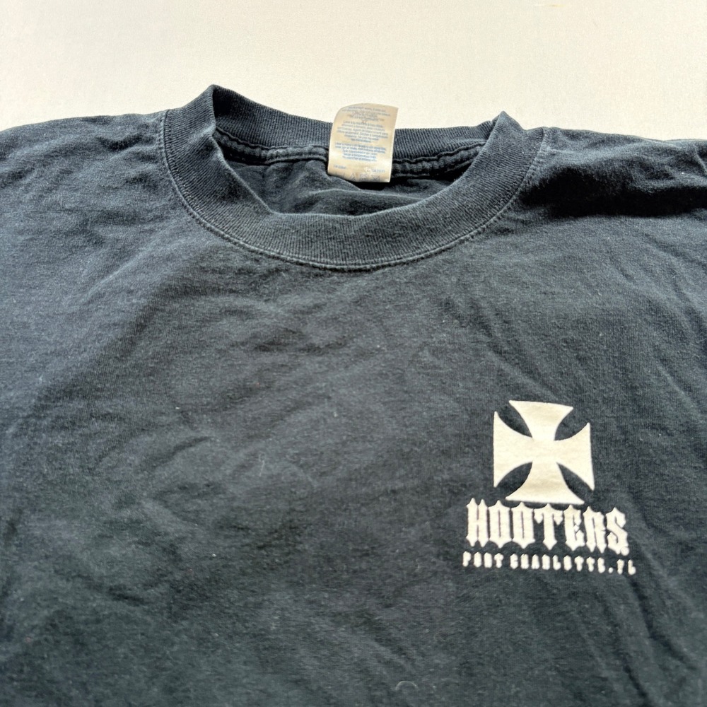 Gildan Hooters Port Charlotte FL Long Sleeve T-Shirt Mens XL Black Graphic Tee